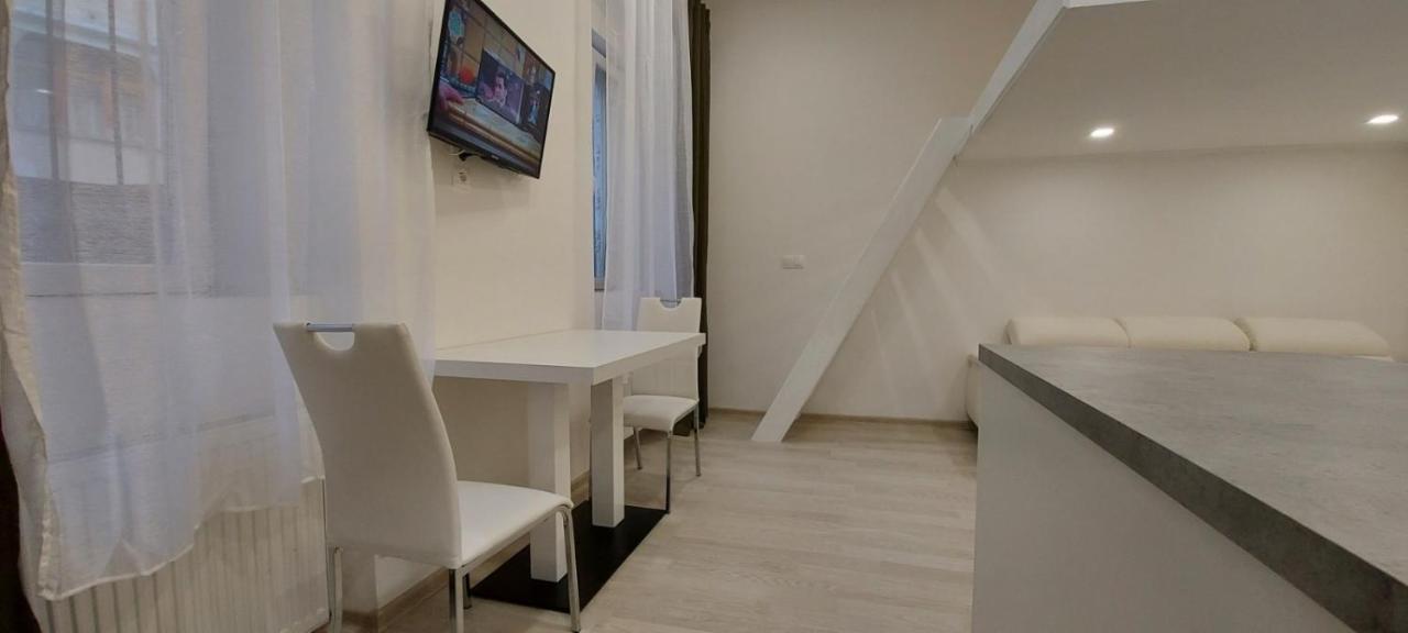 Apartment Krale Jiriho การ์โลวีวารี ภายนอก รูปภาพ