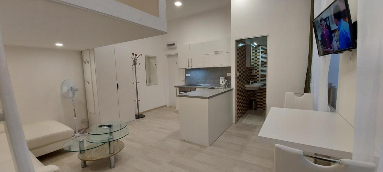 Apartment Krale Jiriho การ์โลวีวารี ภายนอก รูปภาพ