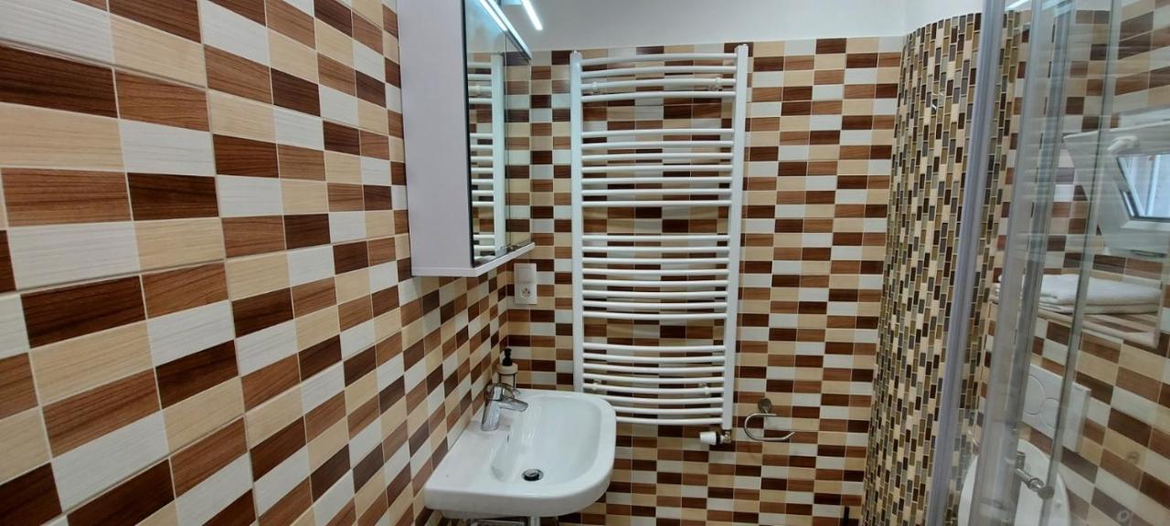 Apartment Krale Jiriho การ์โลวีวารี ภายนอก รูปภาพ