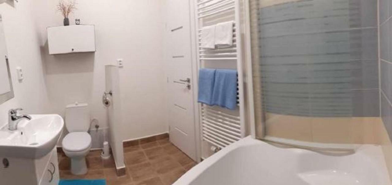 Apartment Krale Jiriho การ์โลวีวารี ภายนอก รูปภาพ