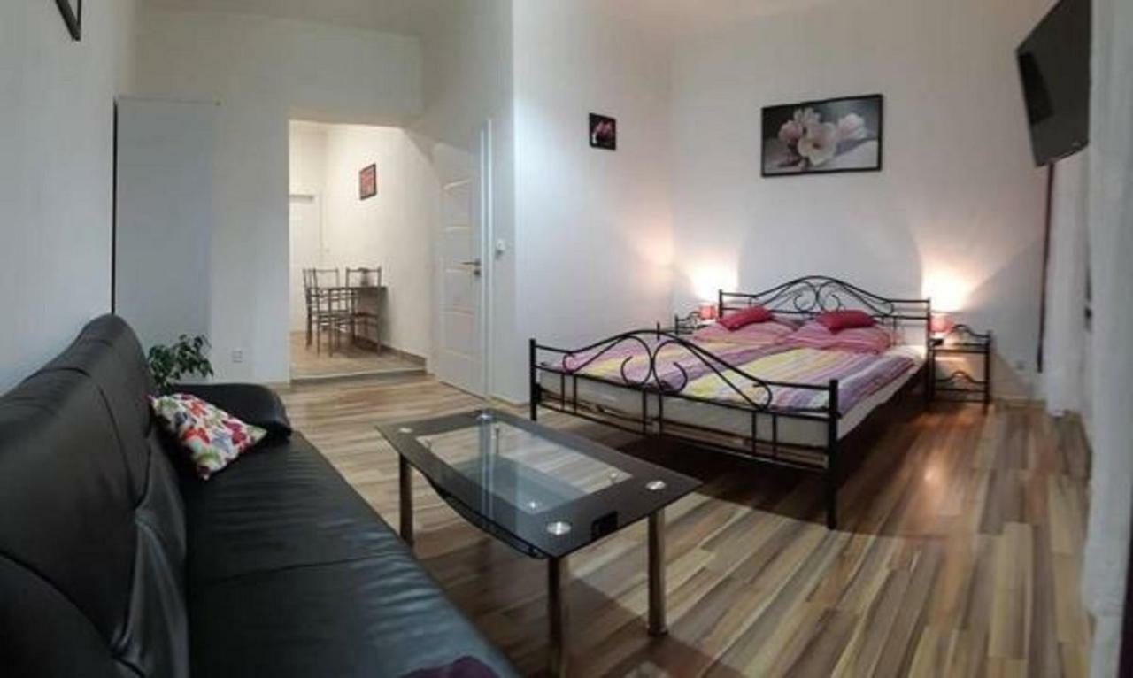 Apartment Krale Jiriho การ์โลวีวารี ภายนอก รูปภาพ